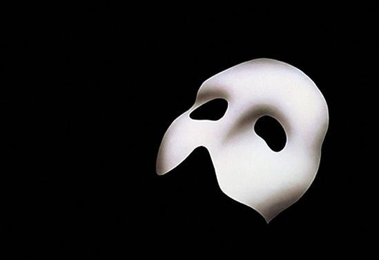 Upiór w Operze – He’s there, the Phantom of the Opera!