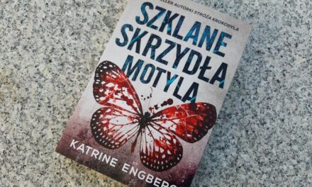 Szklane skrzydła motyla – morderstwa w scenerii deszczowej Kopenhagi